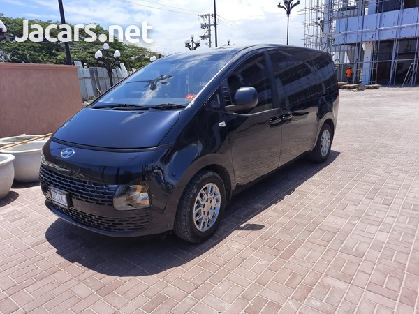 HYUNDAI STARIA TURBO