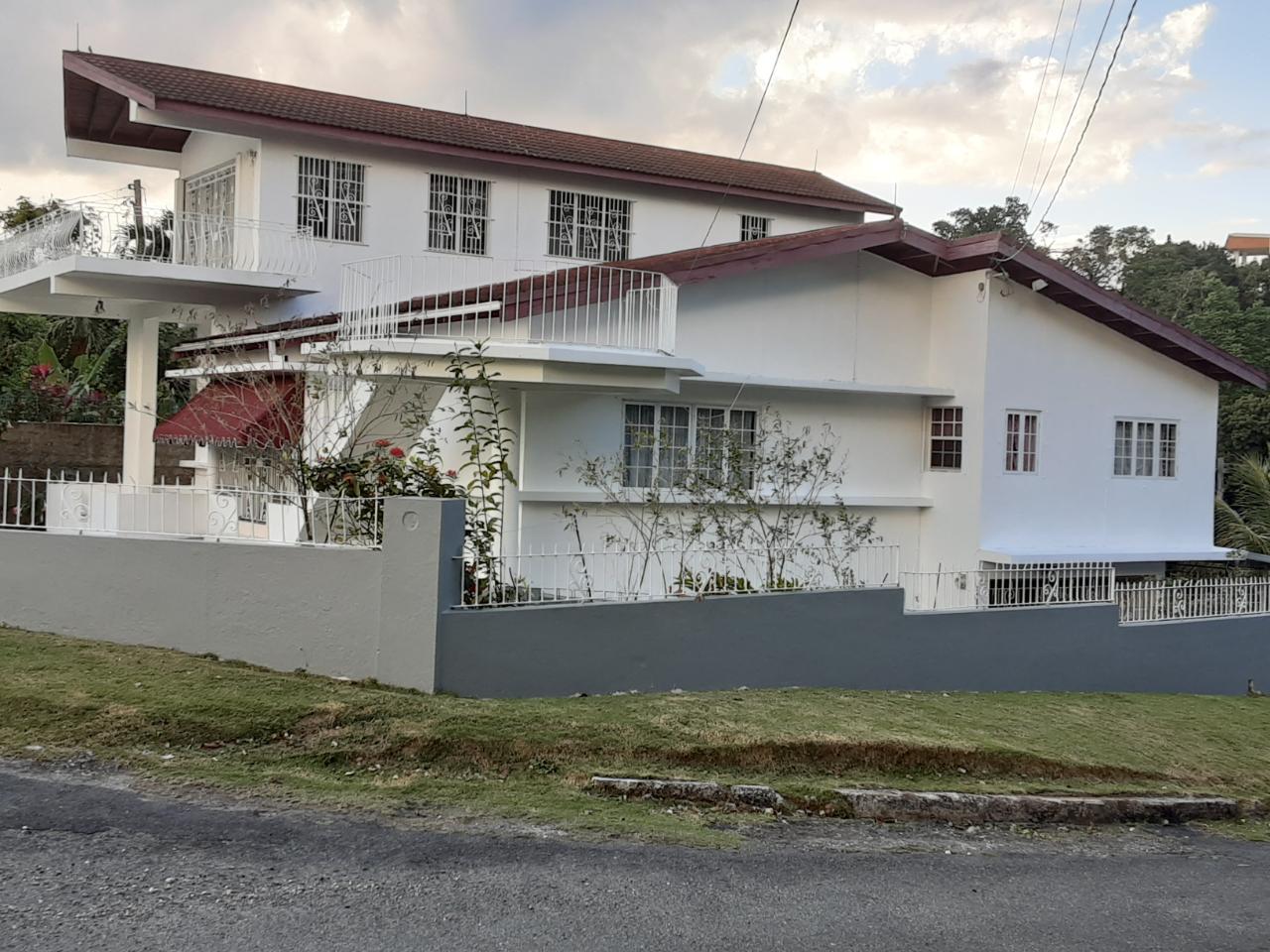 House for Sale   Kingston 9