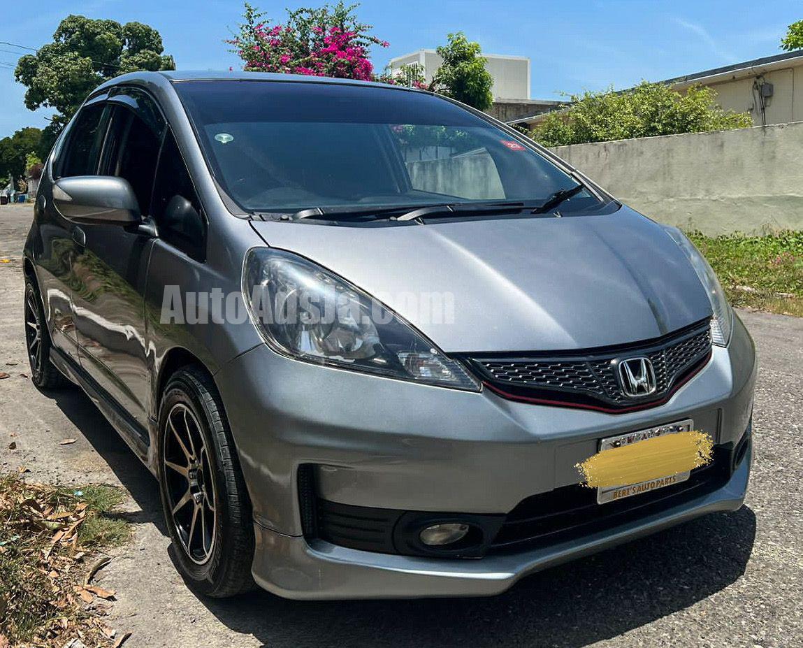 2011 Honda Fit RS