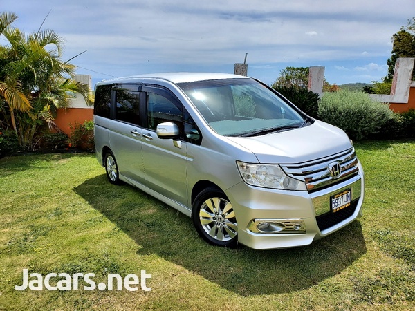 Honda Stepwgn Spada 2,0L 2012