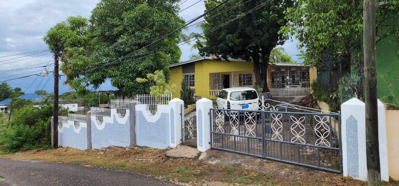 House for Sale   May Pen