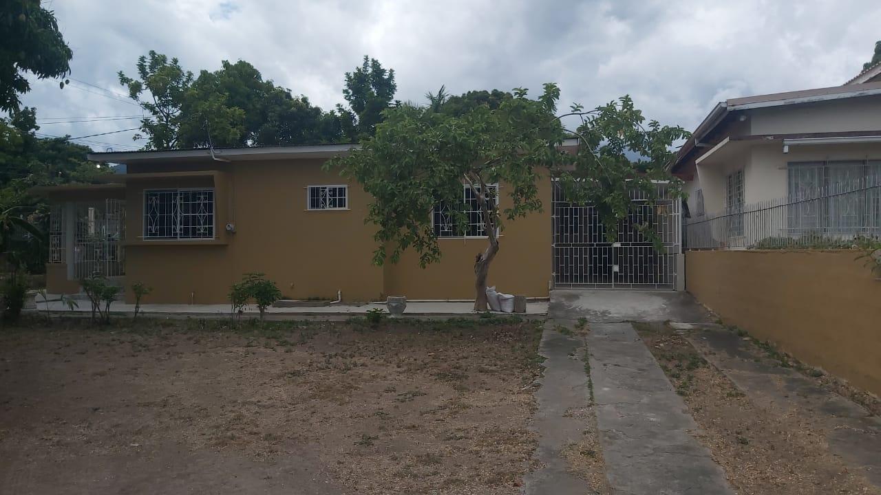 House for Sale   Kingston 6