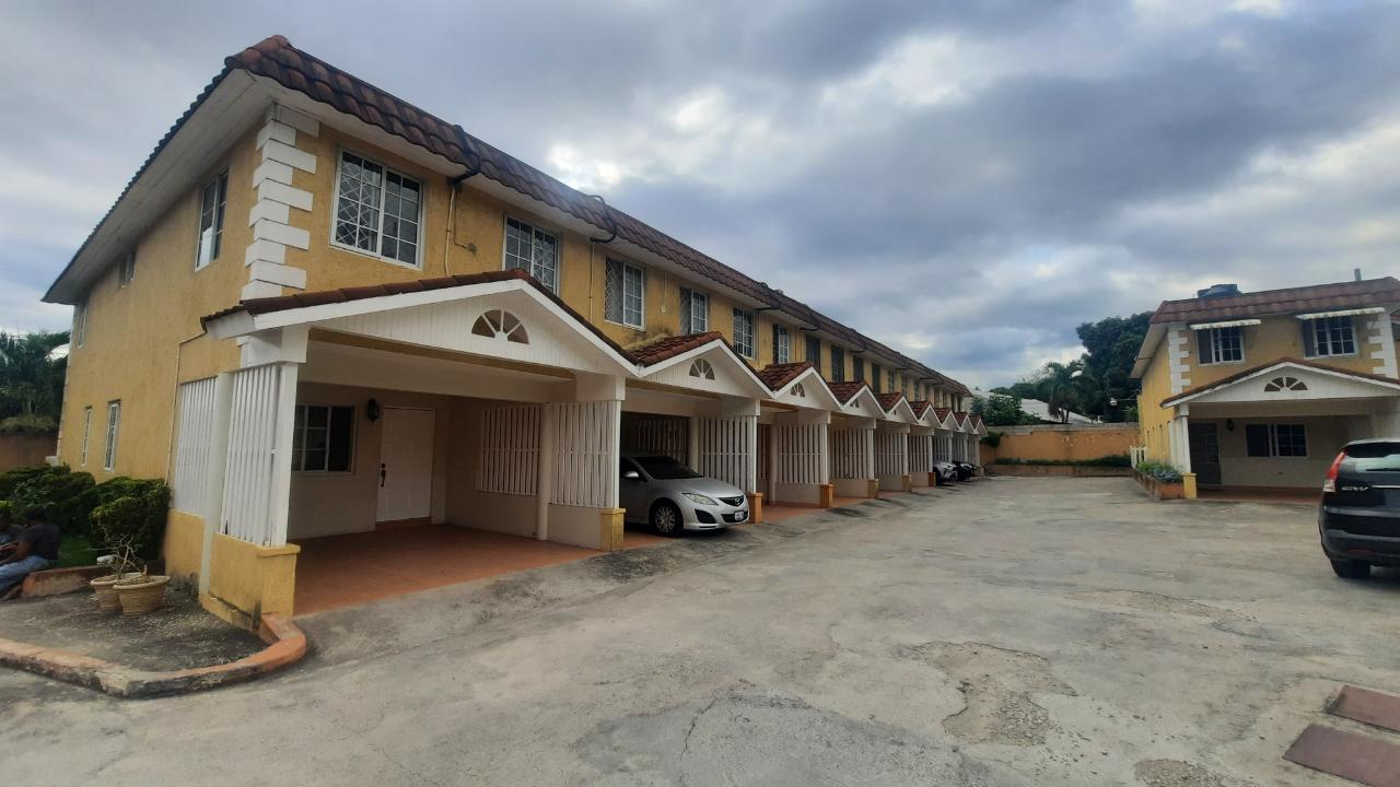 Townhouse for Rent   Kingston 8