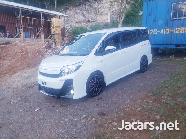 Toyota Noah 2,0L 2016