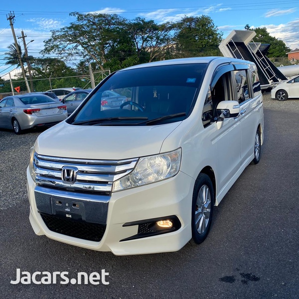 Honda Stepwgn 2,0L 2012