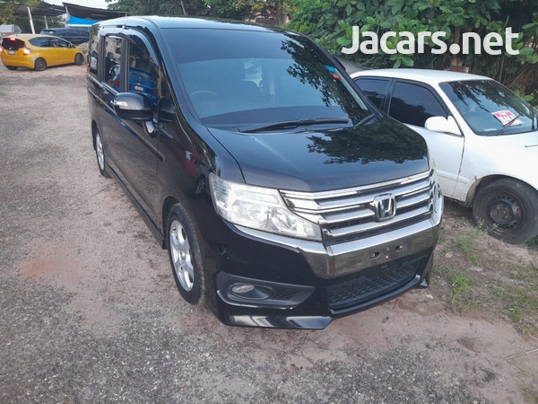 Honda Stepwgn 2,0L 2015