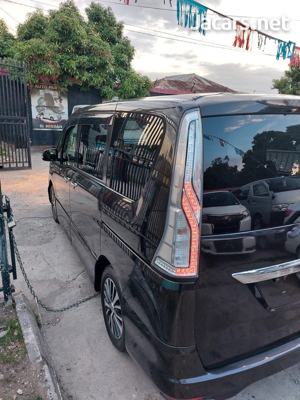 Nissan Serena 2,0L 2015