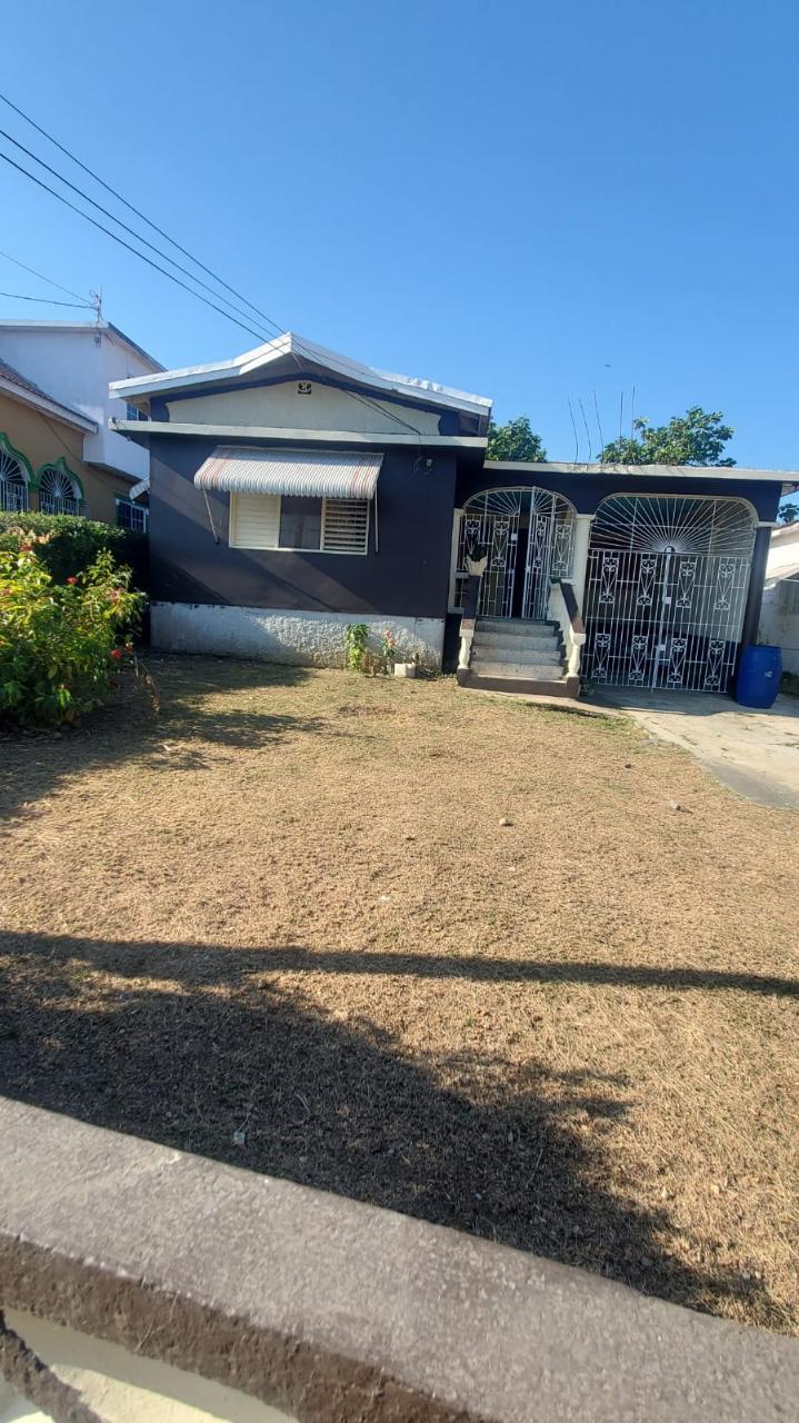 House for Sale   Runaway Bay