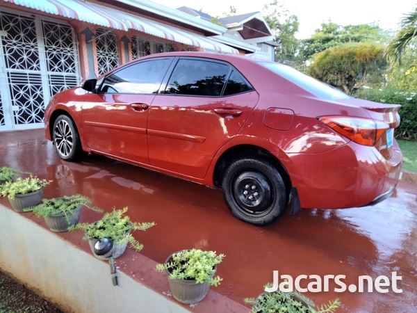 Toyota Corolla Altis 1,5L 2015