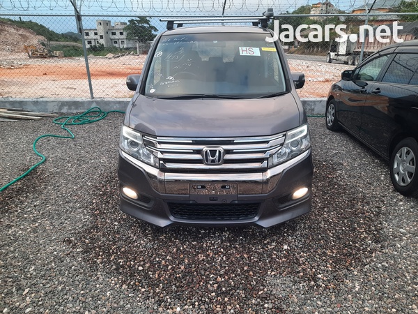 Honda Stepwgn Spada 2,0L 2014