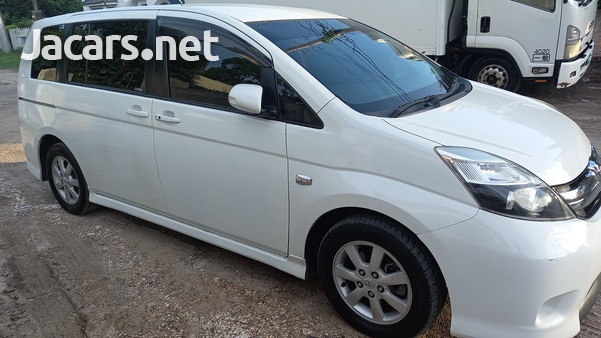 Toyota Isis 2,0L 2012