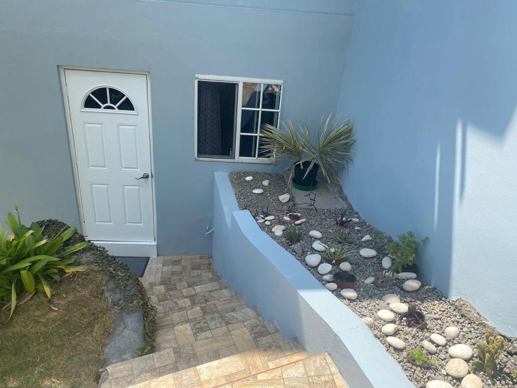 House for Rent   Red Hills
