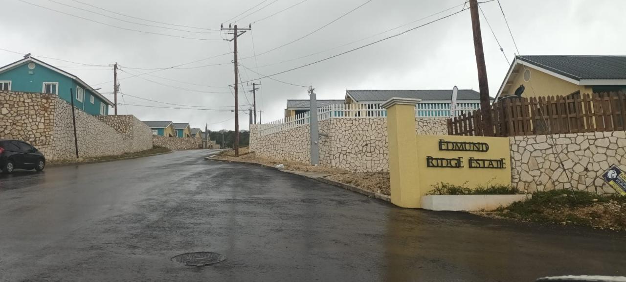 Townhouse for Rent   Half Moon