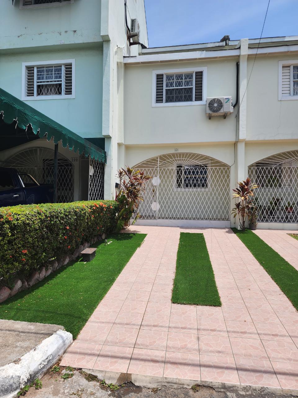 Townhouse for Rent   Kingston 20
