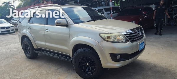 Toyota Fortuner 2,7L 2014