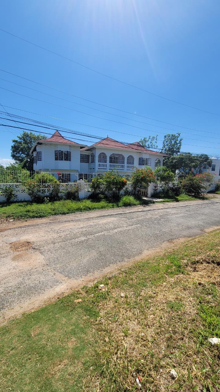 House for Sale   Brumalia