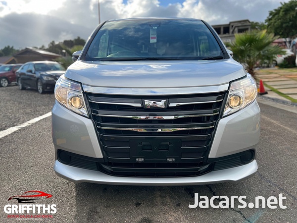 Toyota Noah 2,0L 2016