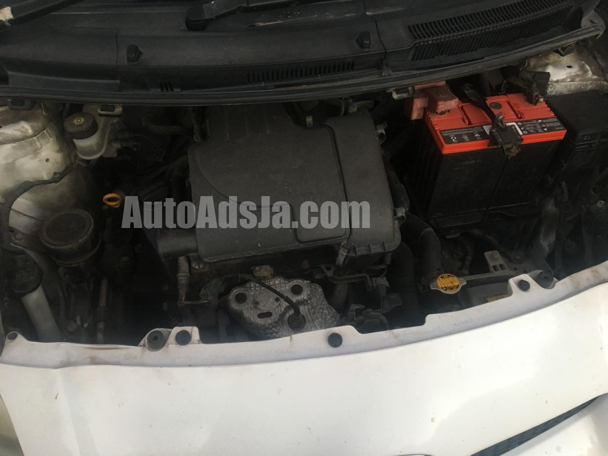 2010 Toyota Vitz