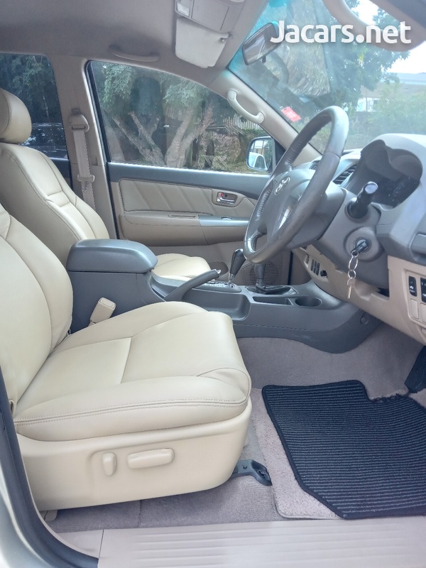 Toyota Fortuner 2,7L 2012