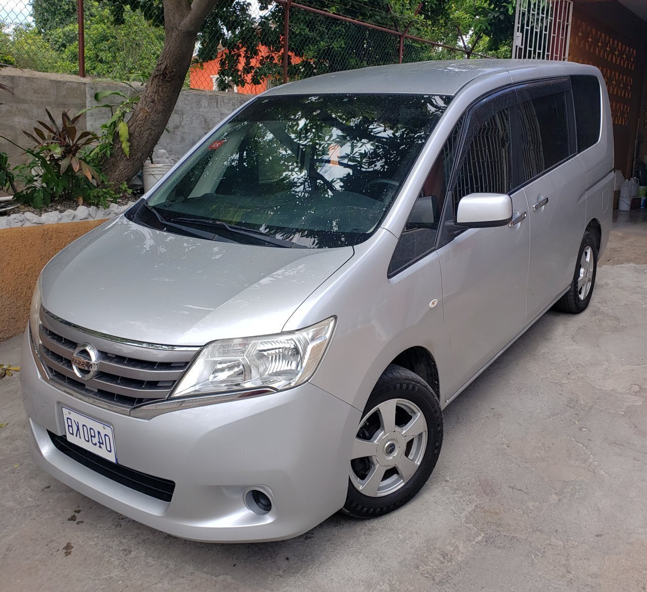 For Sale: 4Grabs 2012 Nissian Serena Like New