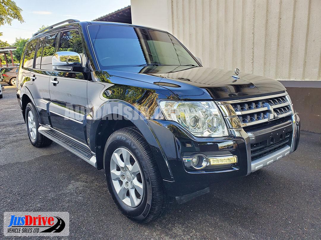 2016 Mitsubishi Pajero