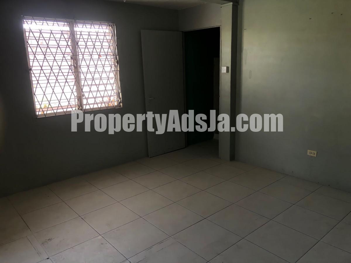 Commercial building For Rent in NEAR HWT, Kingston / St. Andrew, Jamaica