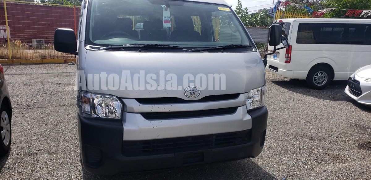 2014 Toyota Hiace fully seated commuter