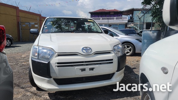 Toyota Probox 1,5L 2020