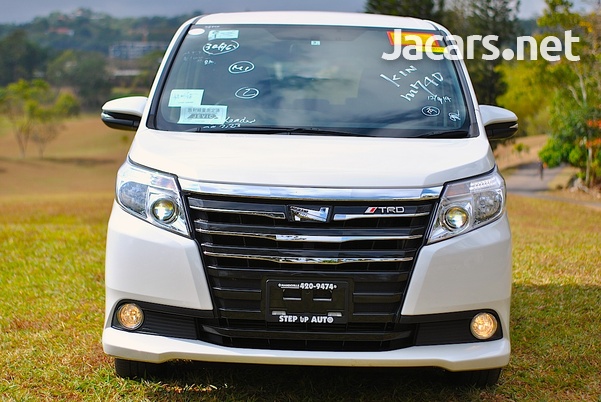Toyota Noah 1,8L 2016