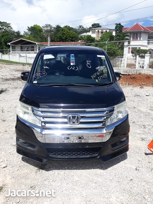 Honda Stepwgn Spada 2,0L 2015