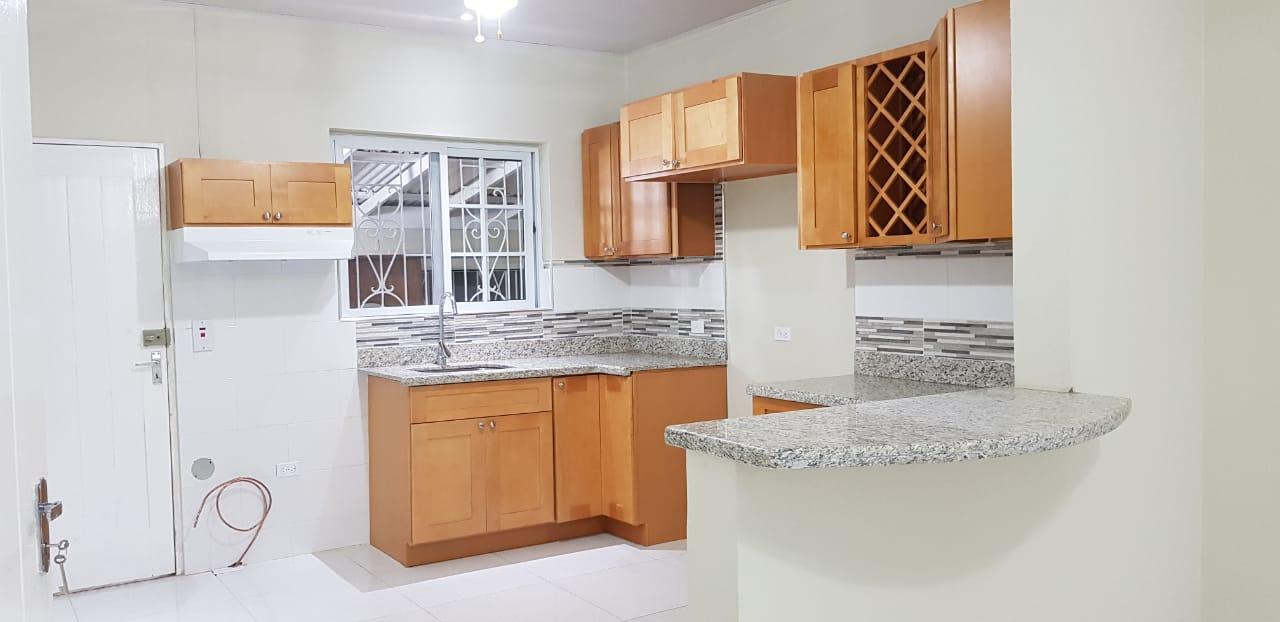 House for Sale   Kingston 10