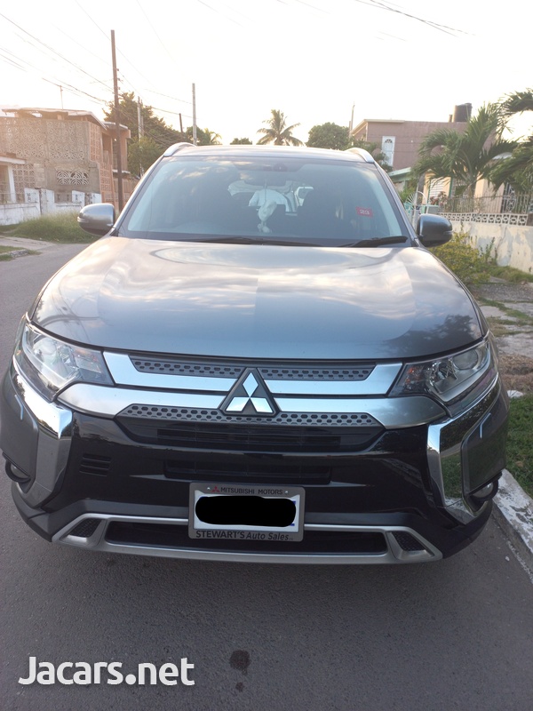 Mitsubishi Outlander or Airtrek 2,4L 2019
