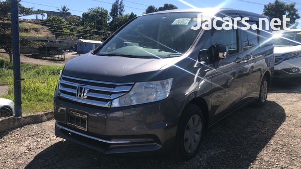 Honda Stepwgn 2,0L 2014
