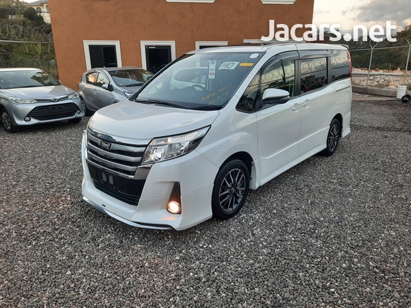 Toyota Noah 2,0L 2015