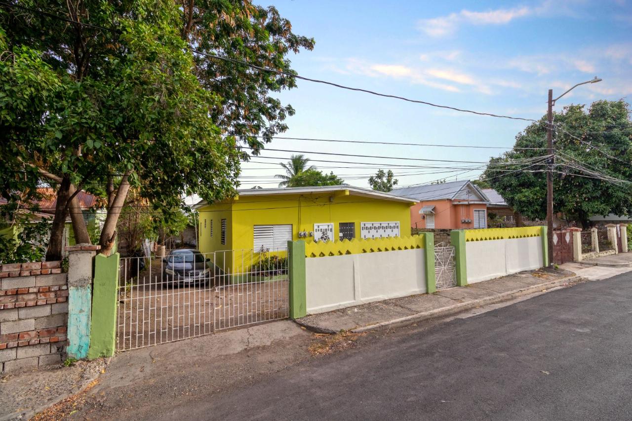 House for Sale   Kingston 4