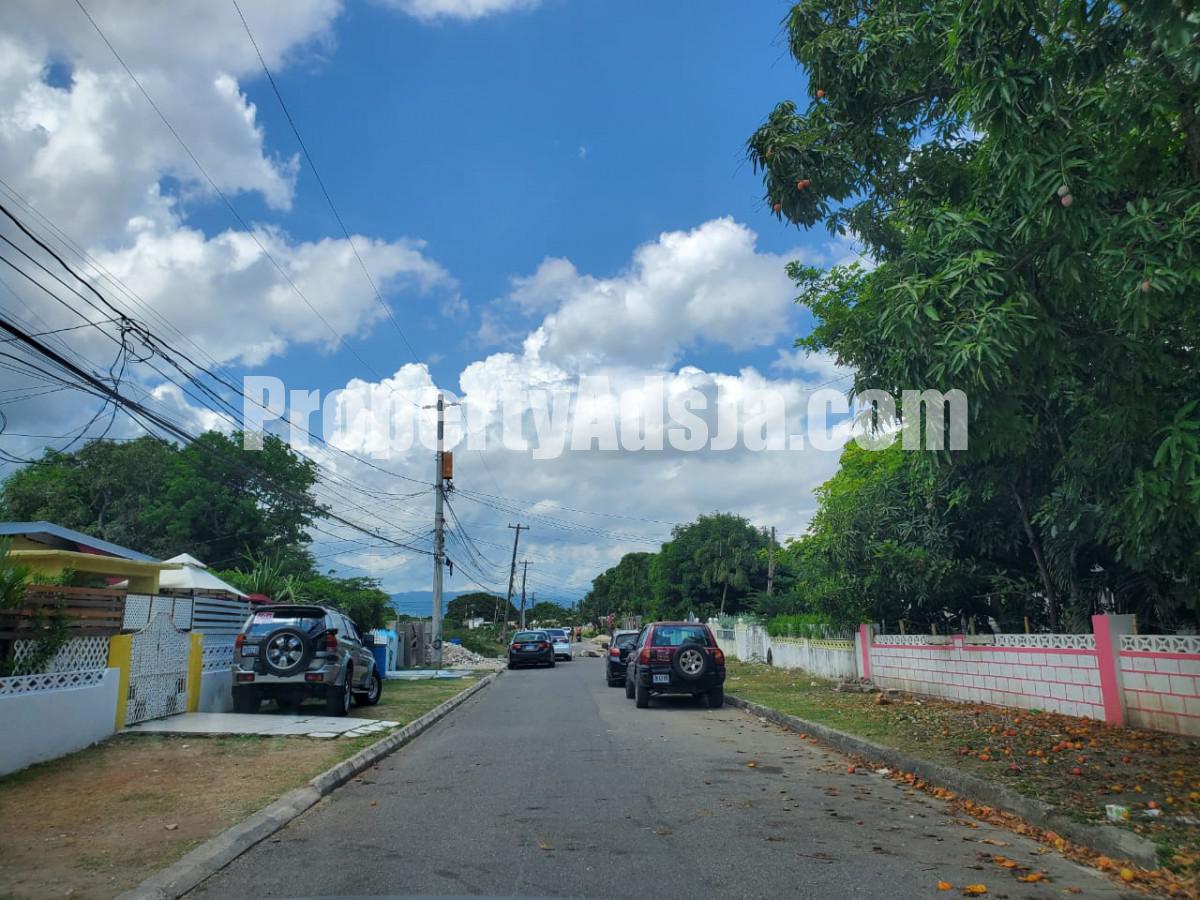 4 bed House For Sale in Sydenham, St. Catherine, Jamaica