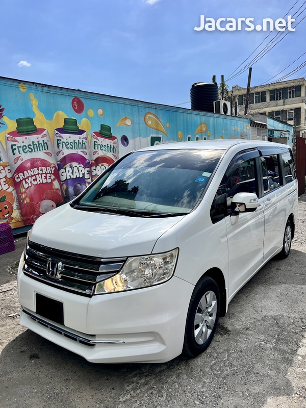 Honda Stepwgn 2,0L 2012