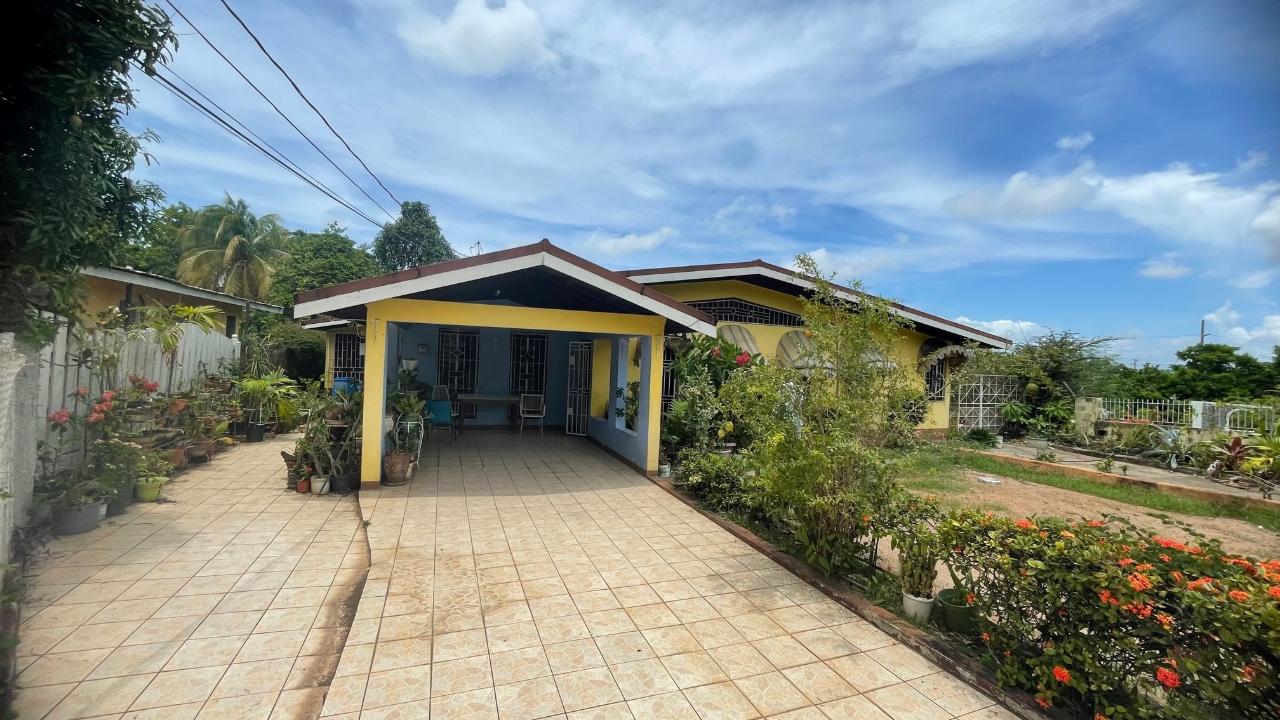 House for Sale   Kingston 8
