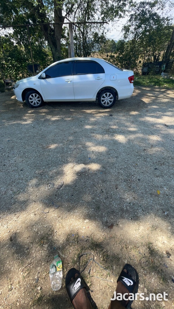 Toyota Axio 1,6L 2011