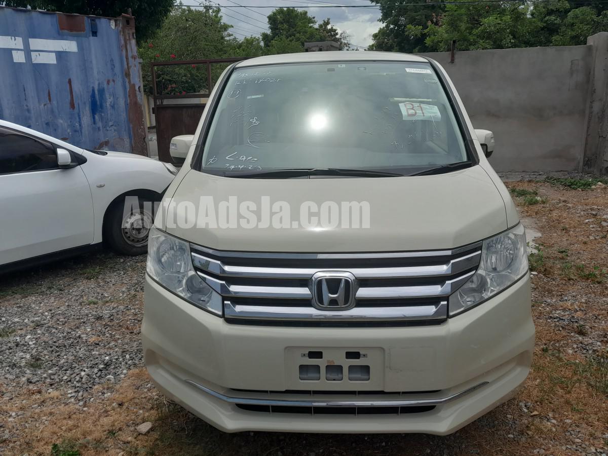 2014 Honda Stepwgn