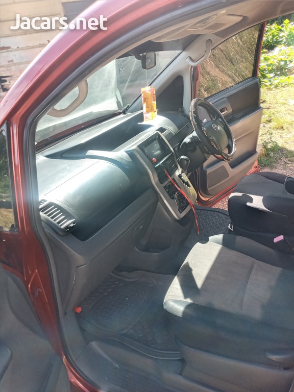 Toyota Voxy 2,0L 2009