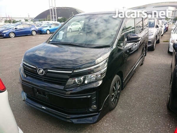 Toyota Voxy 2,0L 2016