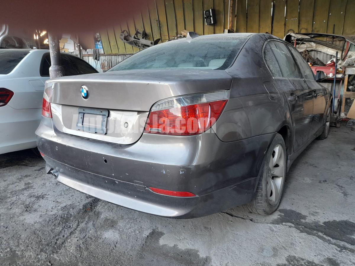 2005 BMW 530i