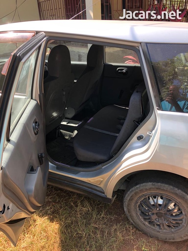 Mazda Familia 1,5L 2014