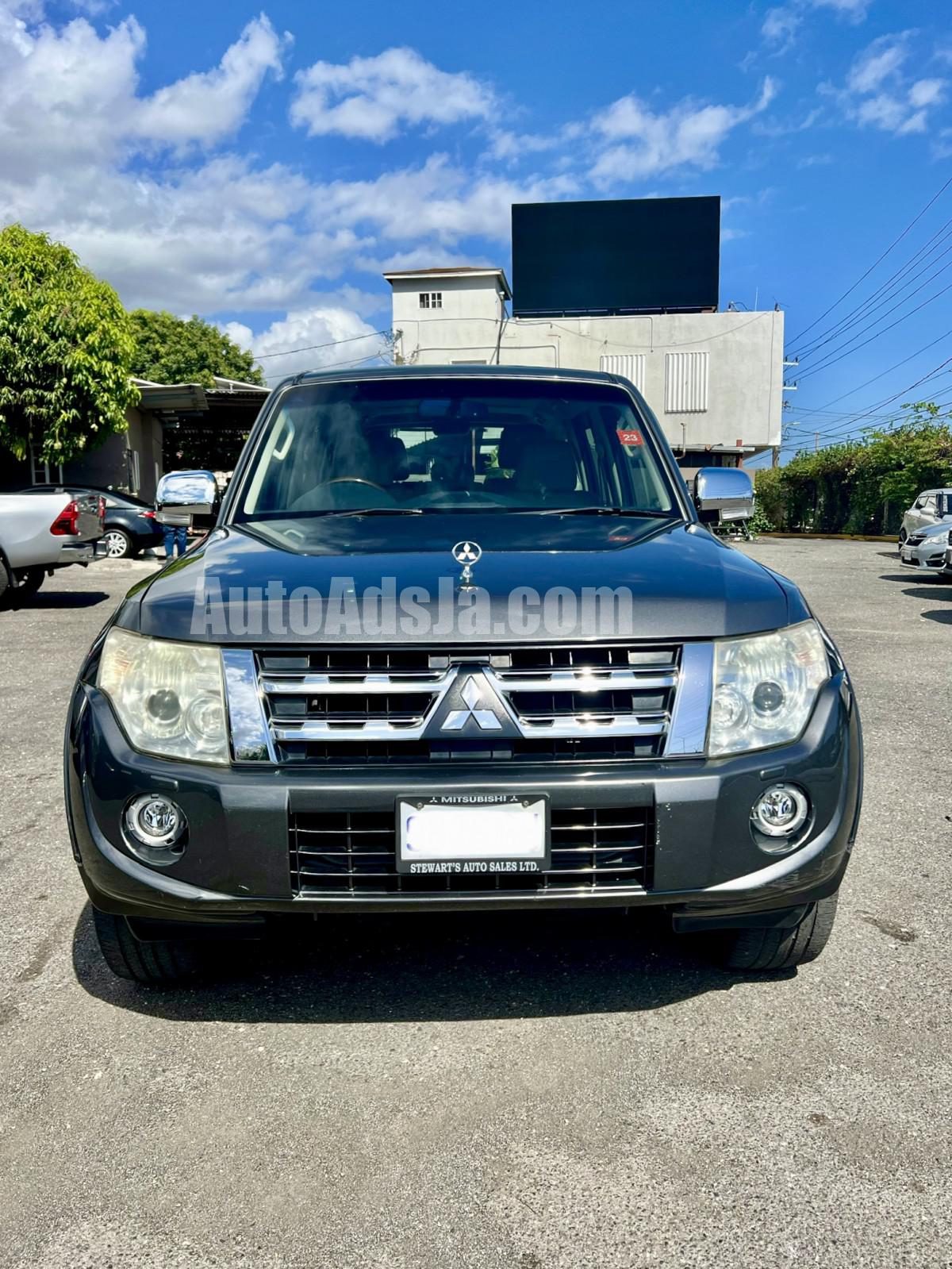 2012 Mitsubishi Pajero GLS