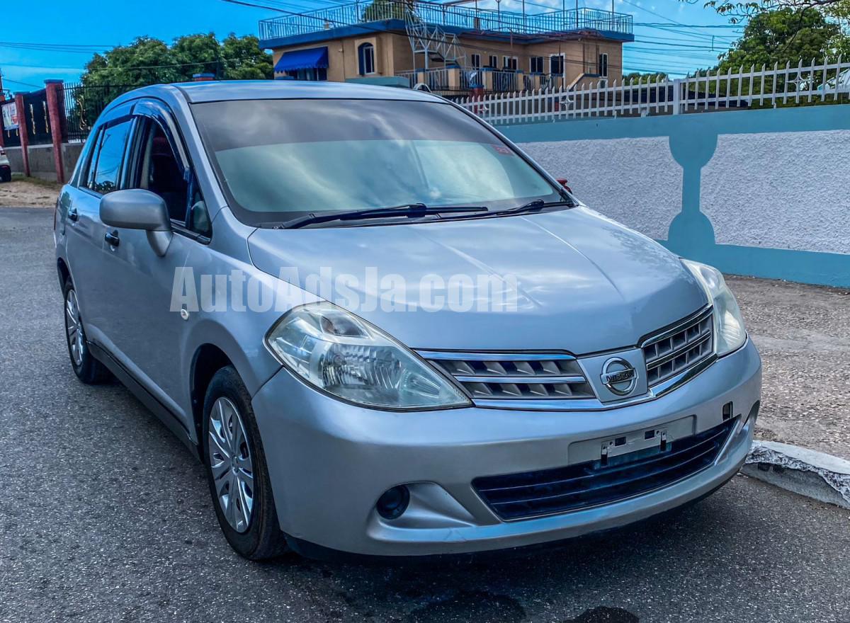2009 Nissan tiida