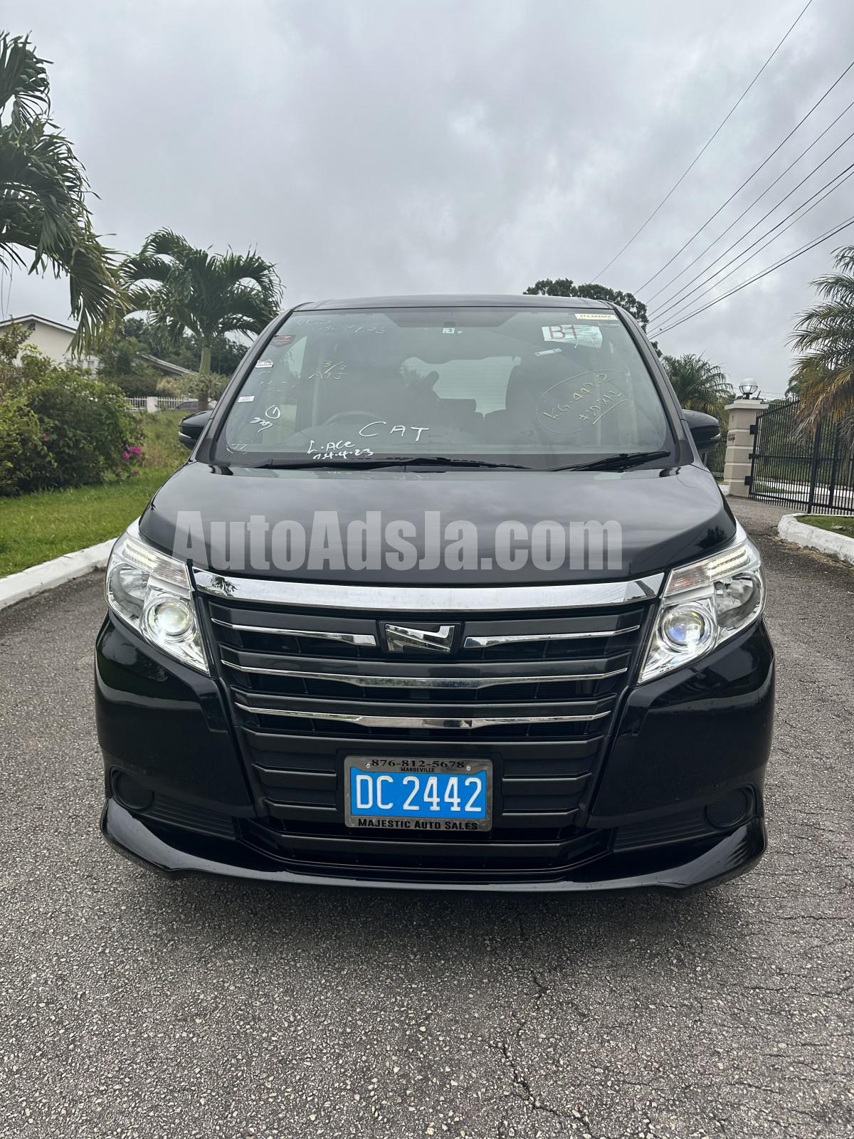 2017 Toyota NOAH