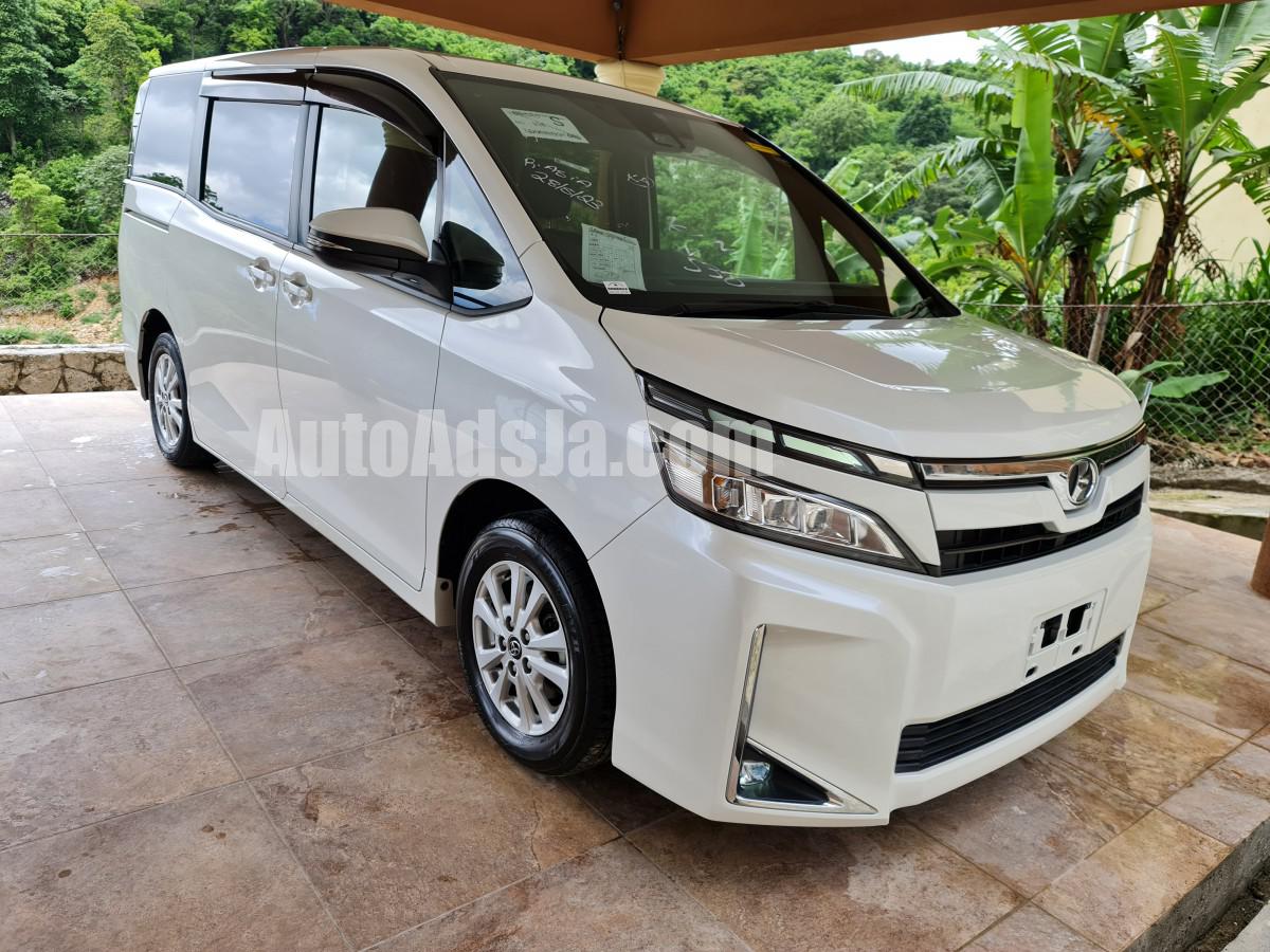 2018 Toyota Voxy