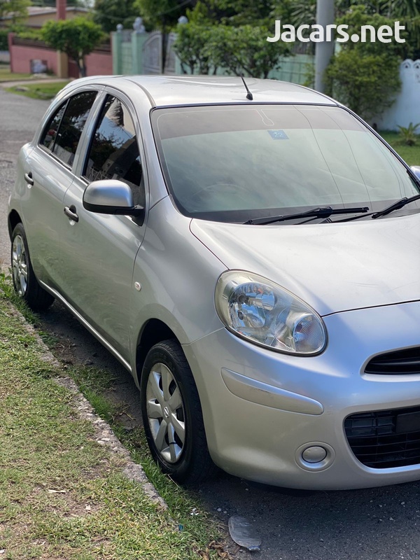 Nissan March 1,2L 2013