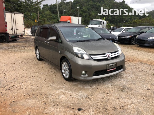 Toyota Isis 1,5L 2013